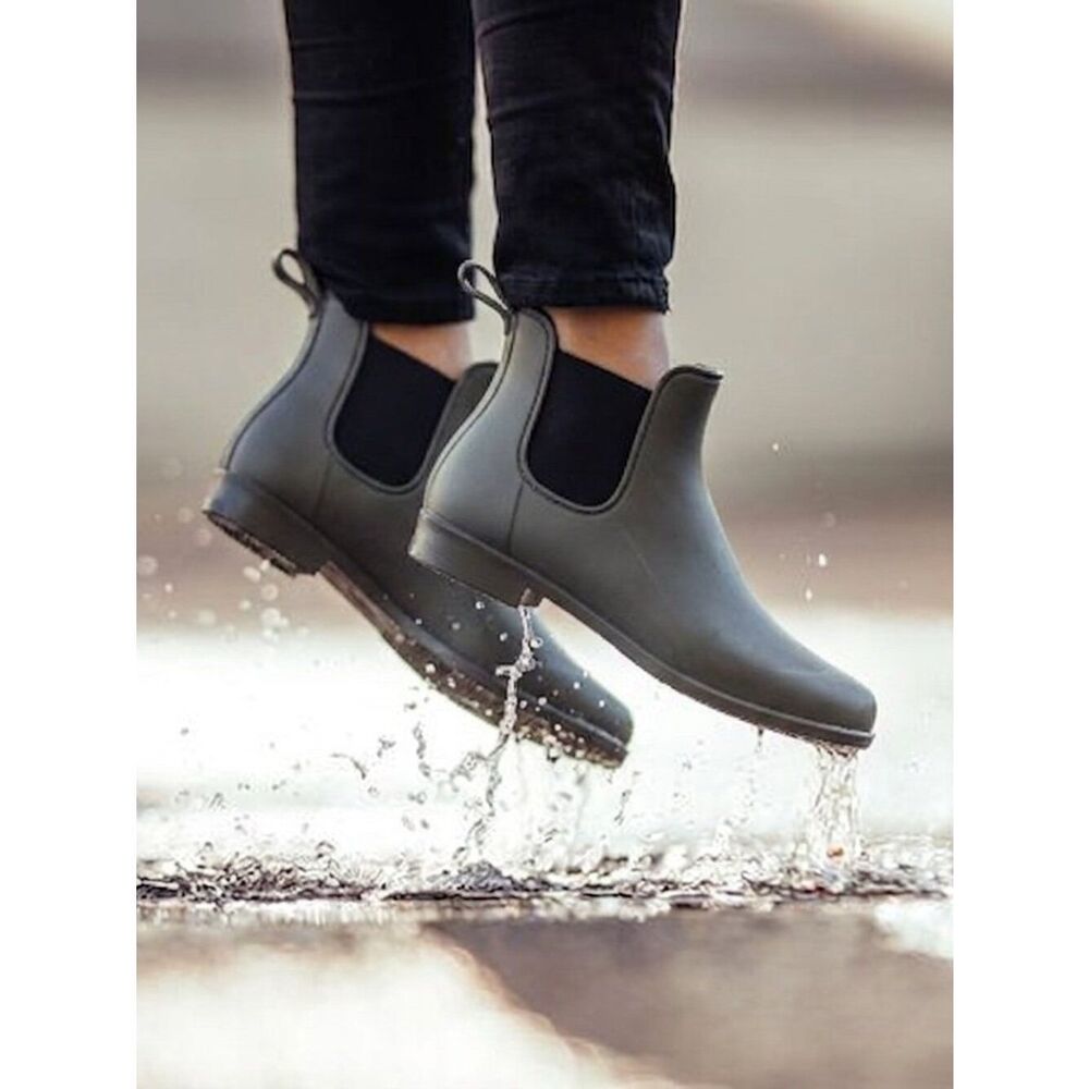 A New Day Women’s Gray Chelsea Rain Boots Sz 11 Waterproof Ankle Rubber Booties